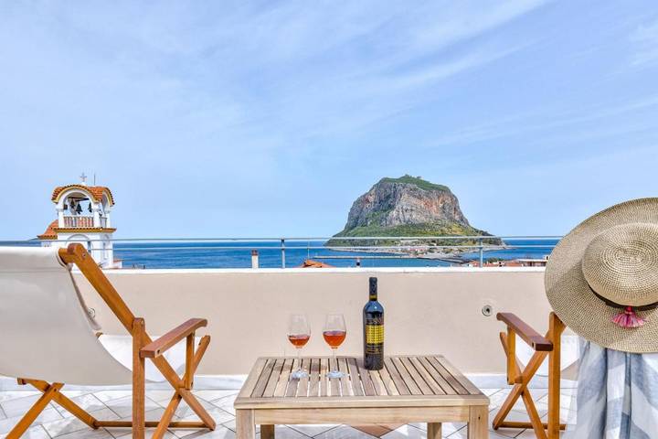 Ferienwohnung für 6 Personen, mit Balkon und Ausblick in Monemvasia Gemeinde