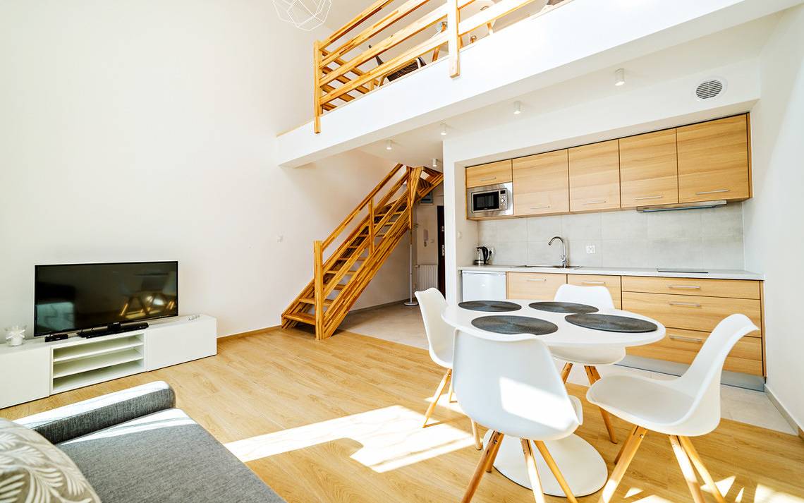 Cały apartament wypoczynkowy, Apartament wakacyjny dla 6 osób z balkon in Karpacz, Sudety (Polska)