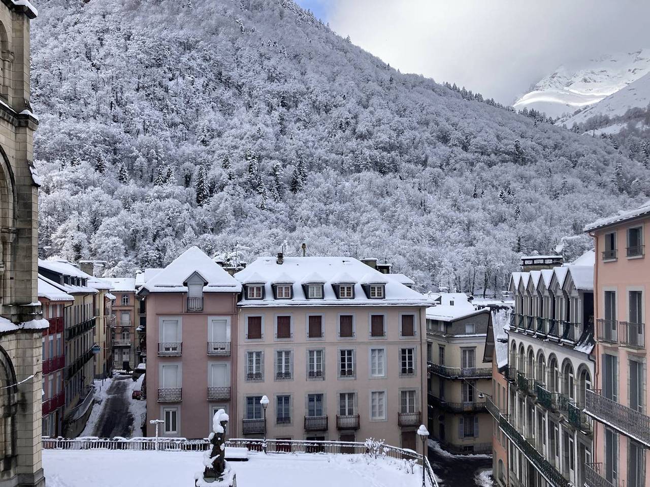 Entire studio, Cozy studio for 4 near thermal baths with Wifi in Cauterets in Cauterets, Pyrenees National Park