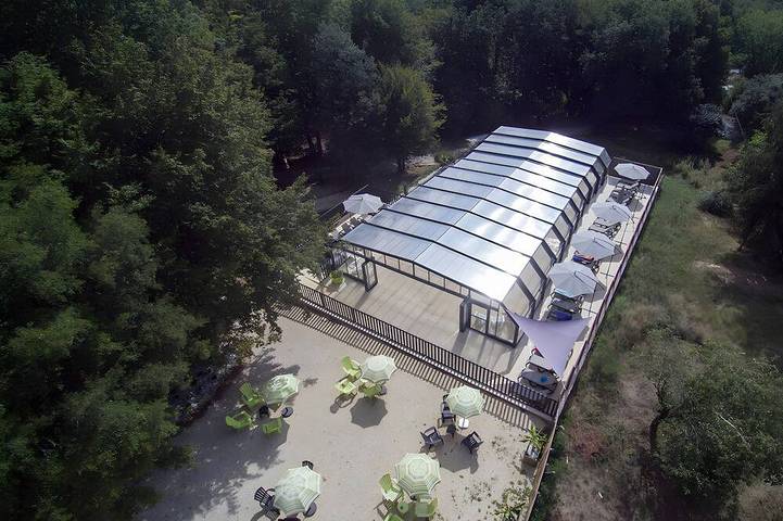 Location de vacances pour 2 personnes, avec terrasse ainsi que jardin et piscine, animaux acceptés à Calviac-en-Périgord