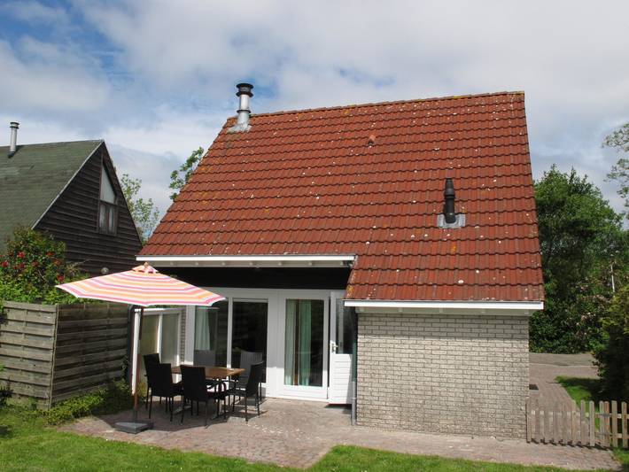 Ferienhaus für 6 Personen, mit Terrasse und Garten, kinderfreundlich in Anjum
