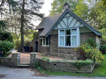 Location de vacances pour 4 personnes, avec jardin et jacuzzi à Glossop