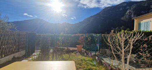 Gîte pour 2 personnes, avec vue et jardin à Saint-Martin-Vésubie