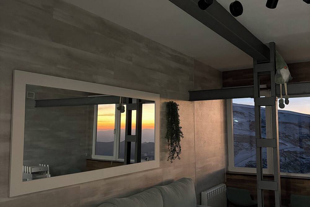 Entire apartment, Apartment Sierra Nevada Biznaga Nevada with the best views. Free pets in Sierra Nevada Ski Resort, Monachil