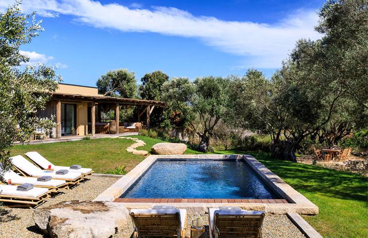 Villa pour 12 personnes, avec terrasse ainsi que piscine et jardin à Bonifacio