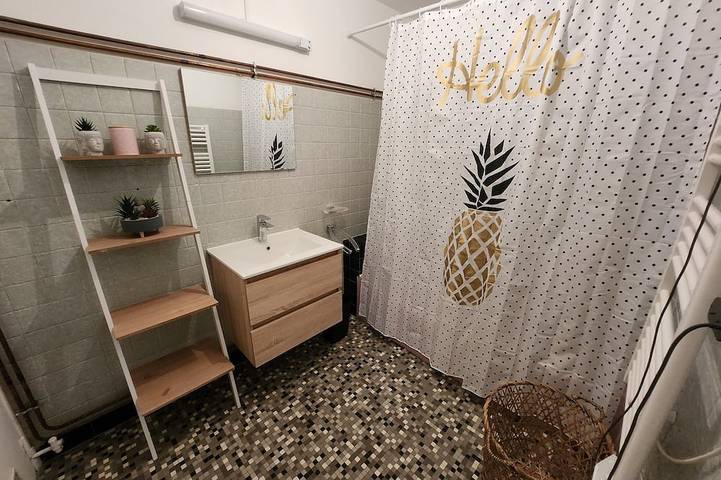 Appartement entier, Appartement tout confort au centre ville, proche de tous commerces in Montbard, Région de Montbard