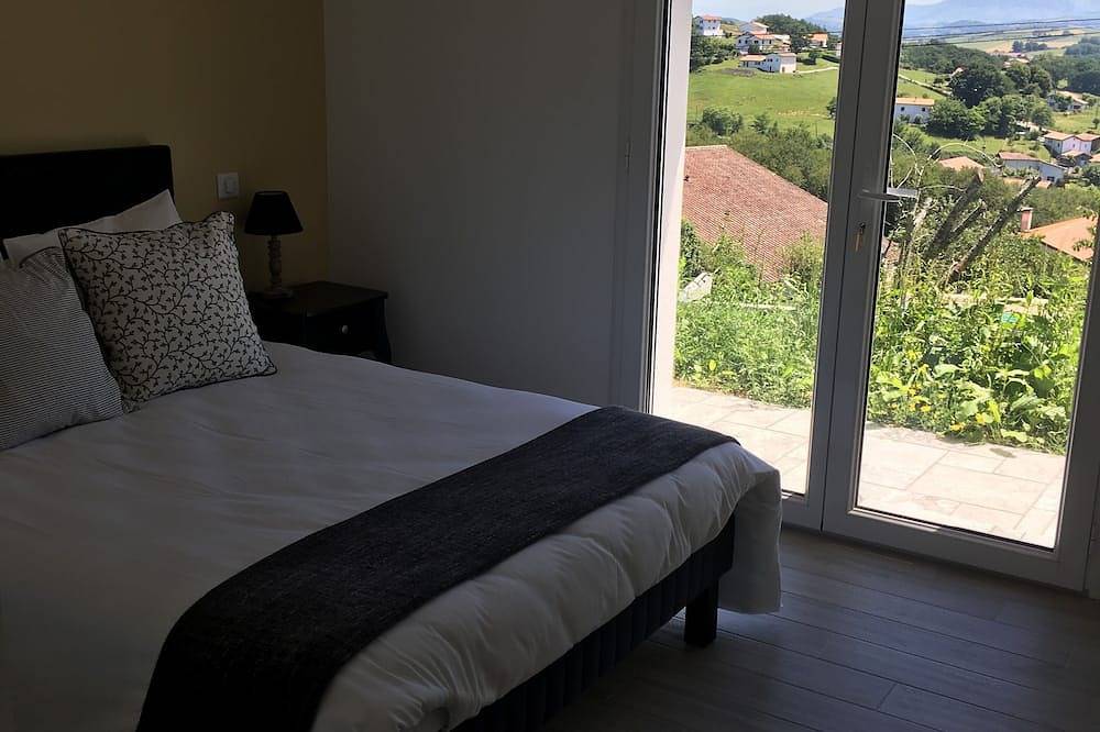 Basque House Txantxangorri 6pers near Biarritz in Briscous, Bayonne region