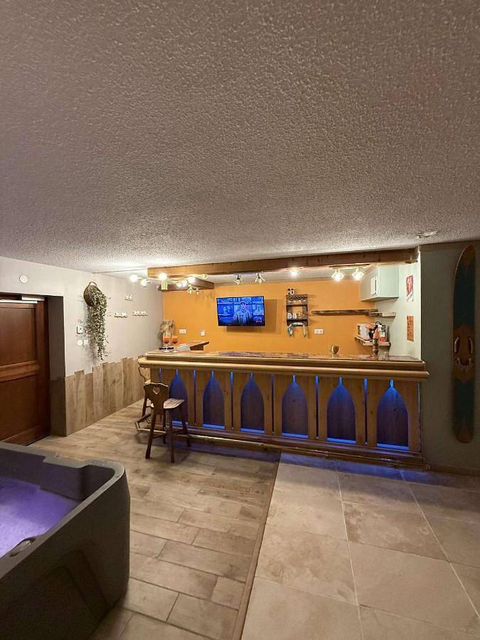 Gîte pour 2 personnes, avec jacuzzi et terrasse à Bellevaux - 2
