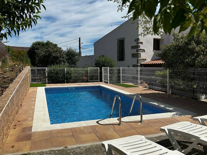 Casa rural para 12 personas, con Balcón y Jardín