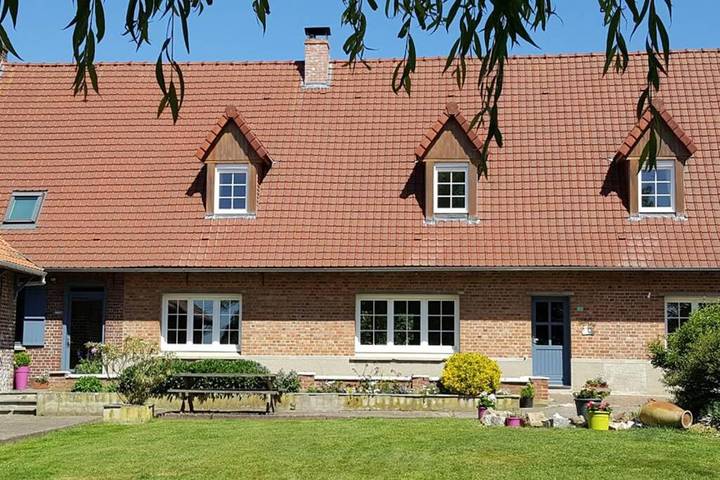 Gîte pour 5 personnes, avec jardin et terrasse à Buysscheure