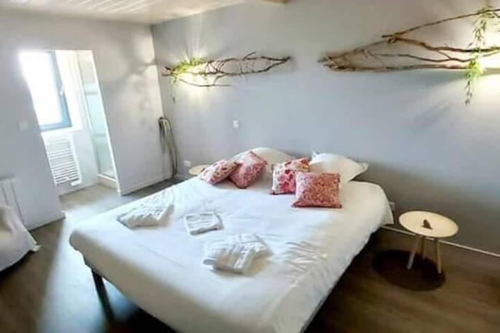 Location de vacances pour 15 personnes, avec terrasse et jacuzzi à Bully - 2