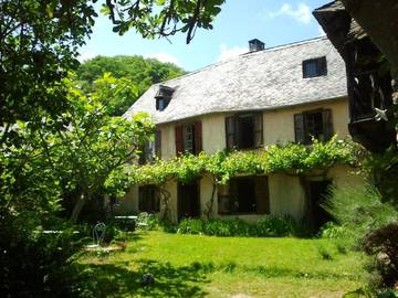 Gîte pour 4 personnes, avec vue ainsi que terrasse et jardin, animaux acceptés à Balaguères