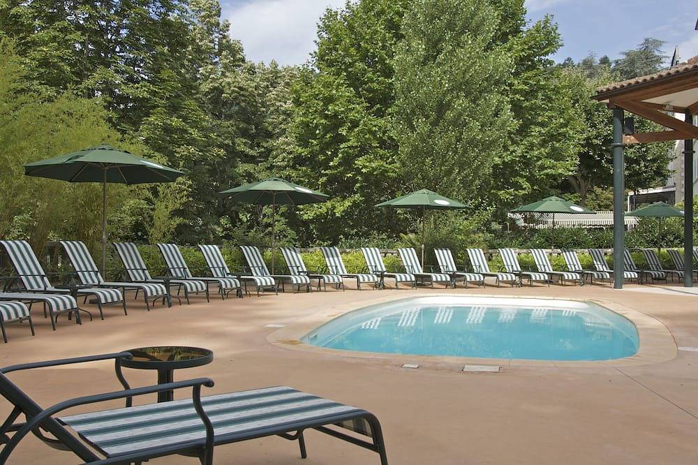 Appartement entier, Studio T1 plain-pied tout confort à 100m des thermes in Vals-les-Bains, Parc naturel régional des Monts d'Ardèche