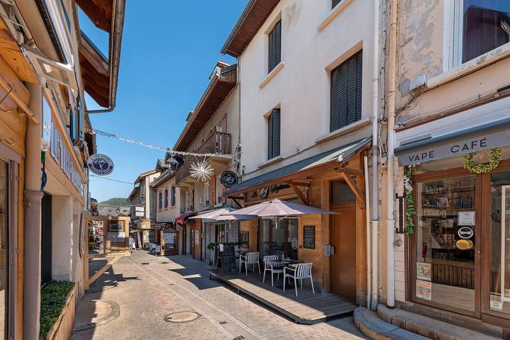 Entire studio, Studio 'Sous les Toits du Vercors' with Cozy, Bright Atmosphere in Villard-de-Lans, Parc naturel régional du Vercors