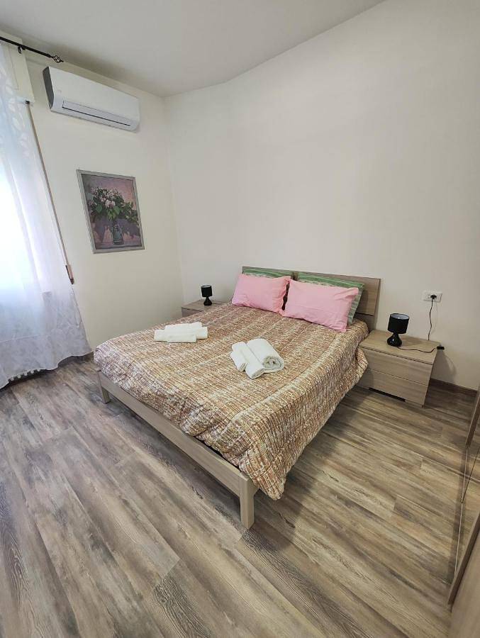 Gîte pour 6 personnes, avec balcon à Novare - 4