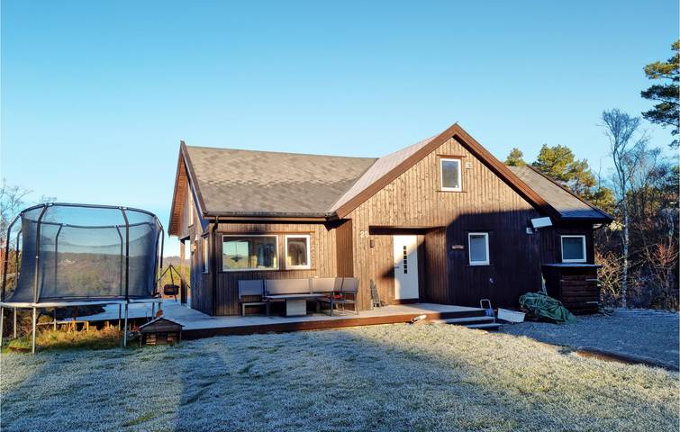 Ferienhaus für 11 Personen mit Garten in Lyngdal