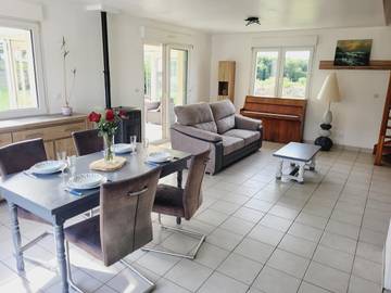 Gîte pour 8 personnes, avec terrasse ainsi que vue et piscine, animaux acceptés à Plédran