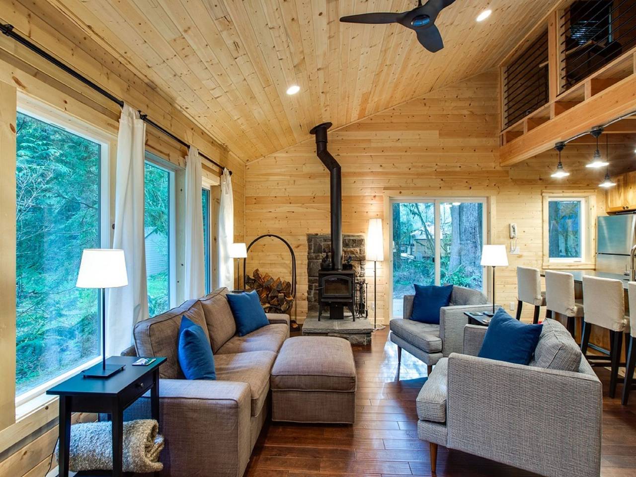 Brandneue Hütte mit Holzofen und Wi-Fi in Glaciar, Bosque Nacional de Mount Baker-Snoqualmie