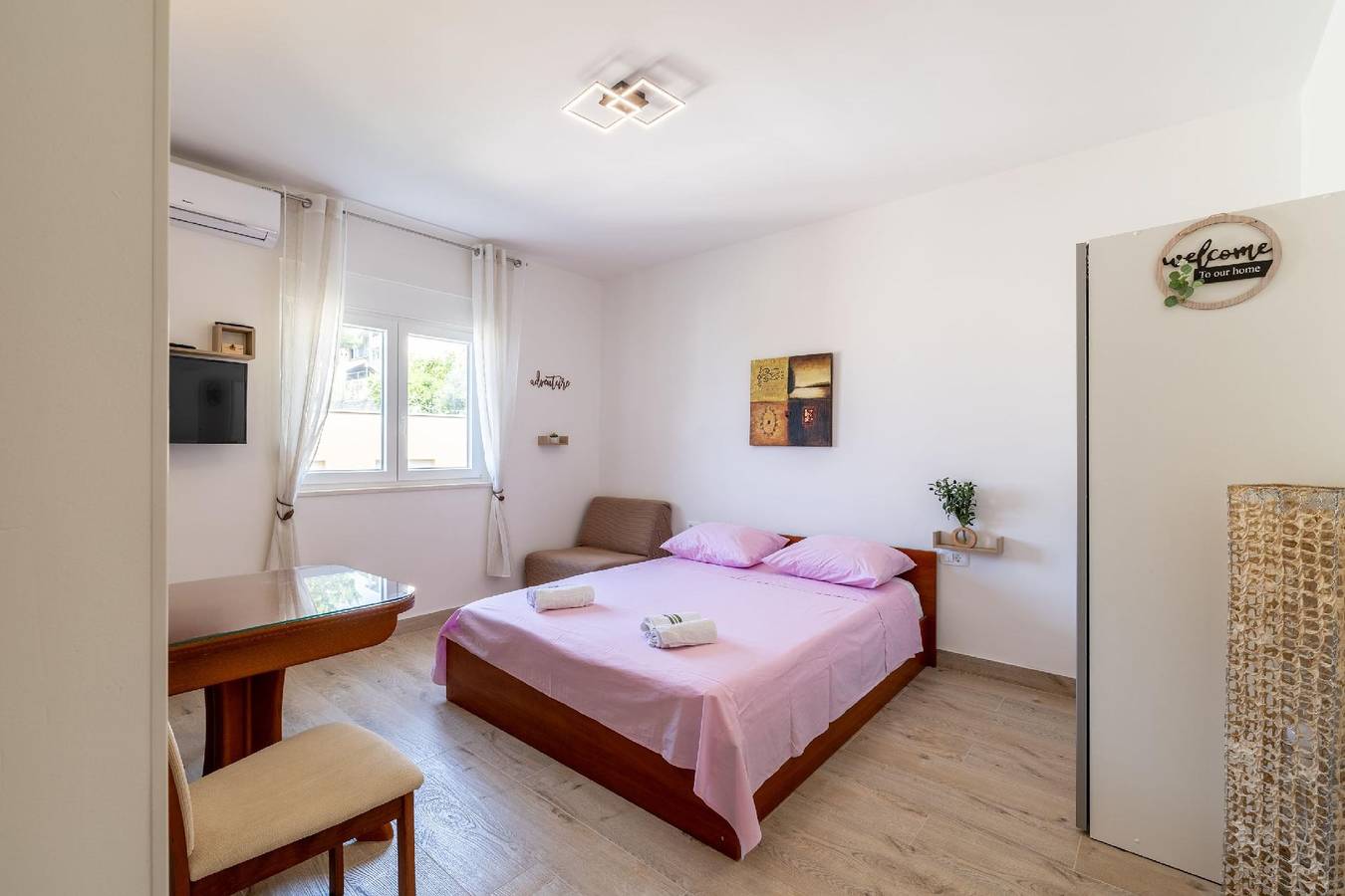 Ganze Ferienwohnung, Komfortable Ferienunterkunft -A2 "Olivenbaum" in Dugi Rat, Split-Dalmatien