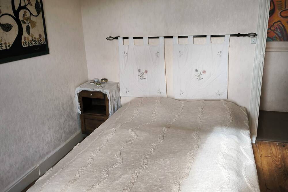 House \"Villa the lower courtyards\", Saint Nectaire le Haut in Saint-Nectaire (queso), Parque Natural Regional Volcans d'Auvergne