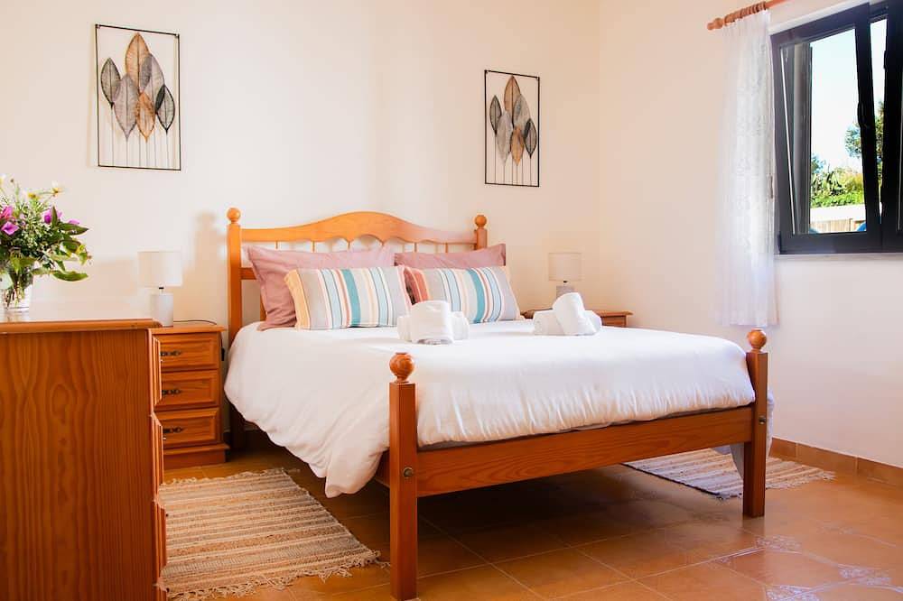 Casa Bellarosa….a great place for a well deserved holiday. in Raposeira, Vila do Bispo