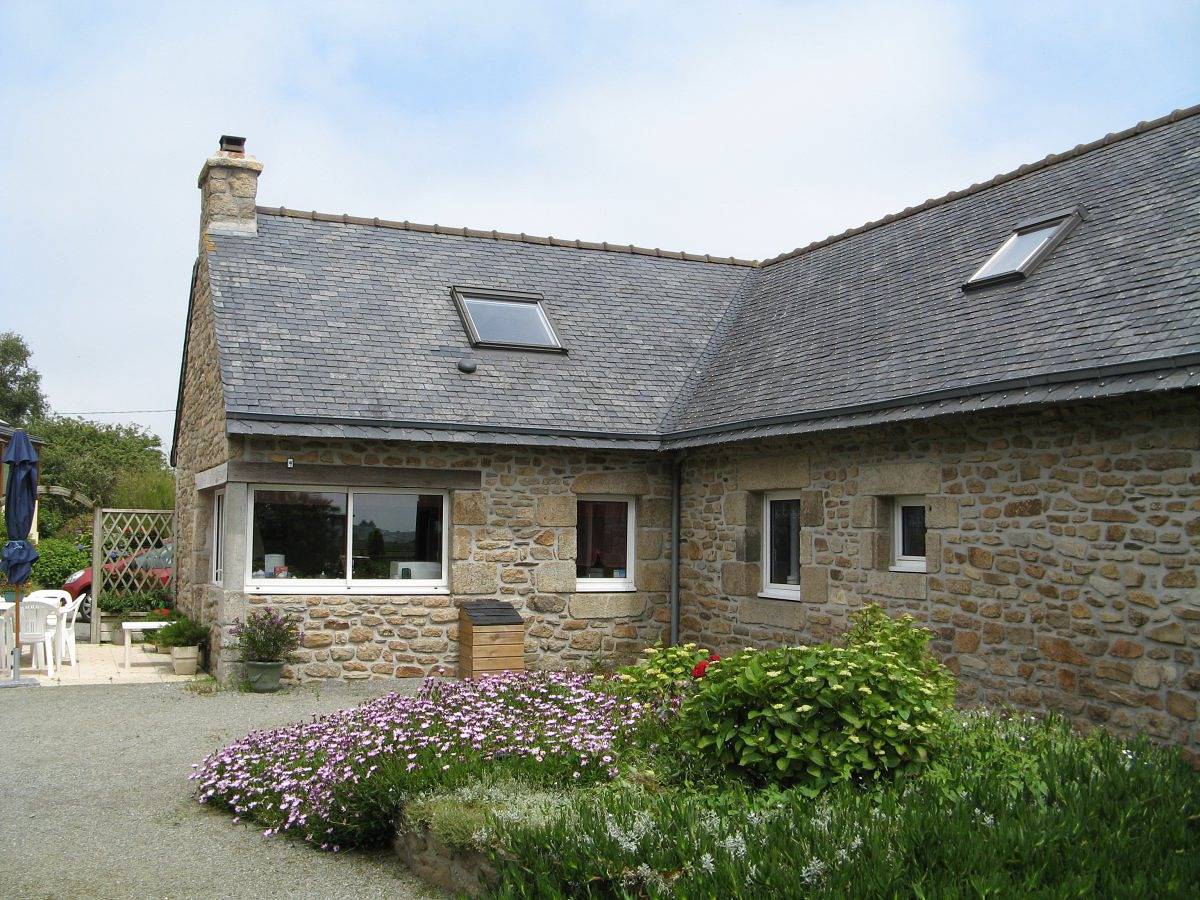 Gîte for 5 people with garden in Lannilis, Brest region