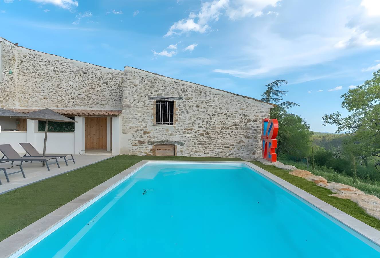 Ganzes Studio, Studio 'Petit Loft A La Campagne' mit Gemeinschaftspool, Balkon und Klimaanlage in Esparron, Brignoles Region
