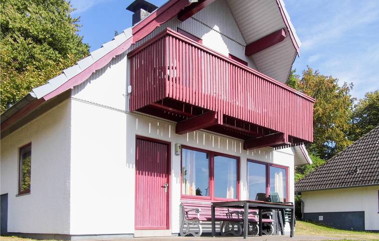 Ferienhaus für 6 Personen, mit Garten und Seeblick sowie Terrasse in Kirchheim