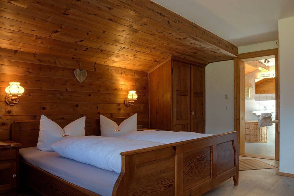 Entire apartment, Apartment Fleischhackerhof, Kreuth-Scharling - Apartment 1 in Kreuth, Bavarian Alps