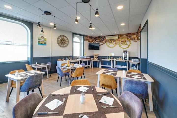 Hôtel pour 3 personnes, animaux acceptés à Roanne - 2