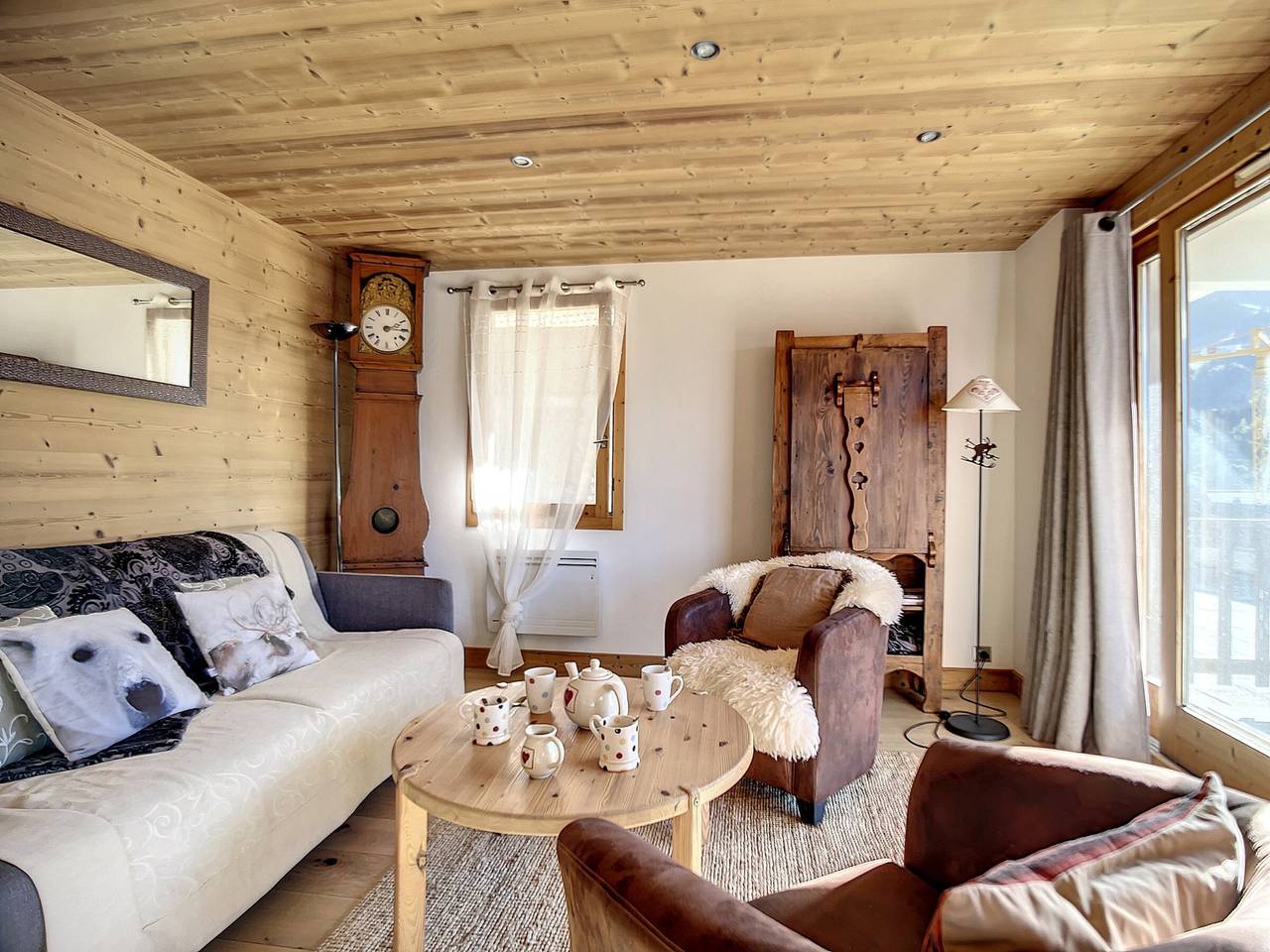 Entire apartment, Renovated apartment, large balcony, near slopes and center in Méribel, Les Allues
