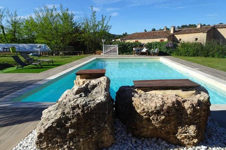 Location de vacances pour 9 personnes, avec Piscine à Rians