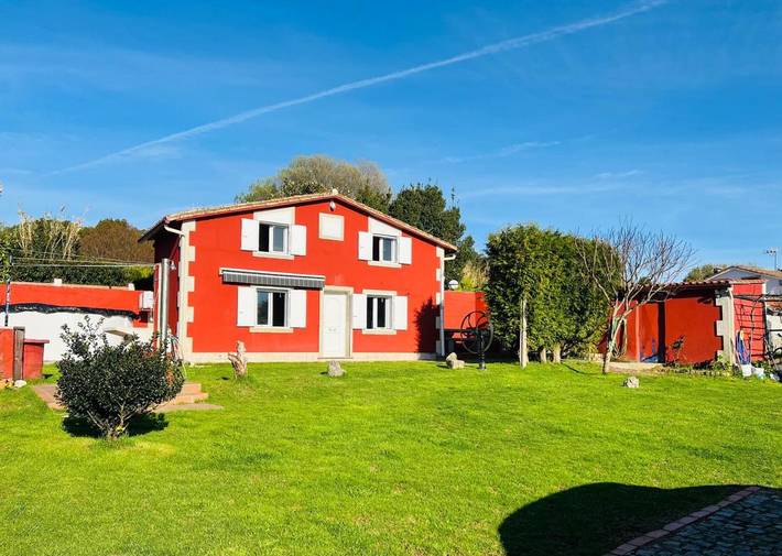 Casa de vacaciones para 6 personas, con vistas además de piscina y jardín - 1