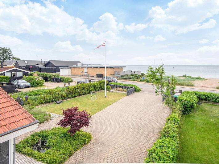 Ferienhaus für 6 Personen, mit Whirlpool und Terrasse sowie Garten in Kelstrup Strand