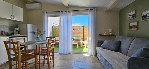 Gîte pour 4 personnes, avec terrasse et jardin à Port-Saint-Louis-du-Rhône