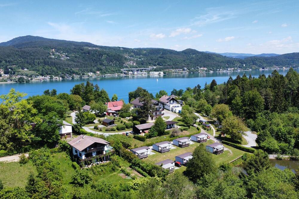 Cottage for 4 adults and 2 kids with a terrace in Schiefling am See, Klagenfurt-Land