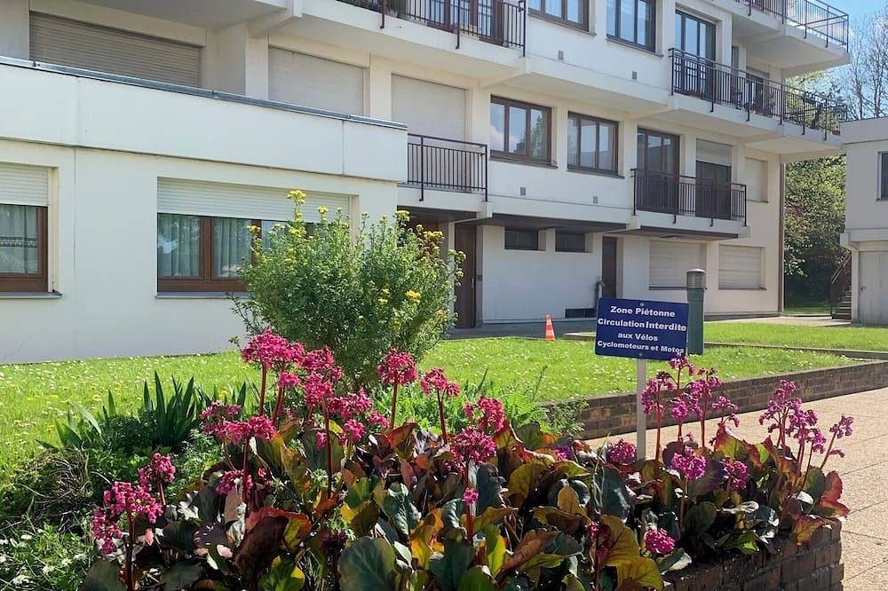 Entire apartment, View of the Eiffel Tower and Paris, Terrace and Quiet area in Clamart, Hauts-de-Seine
