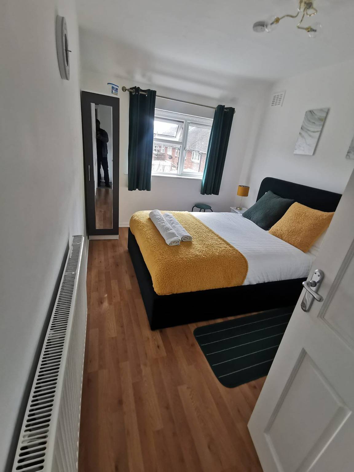 7 Guests - 3 Bedrooms - Parking - Pet Friendly in Walsall, Birmingham Area