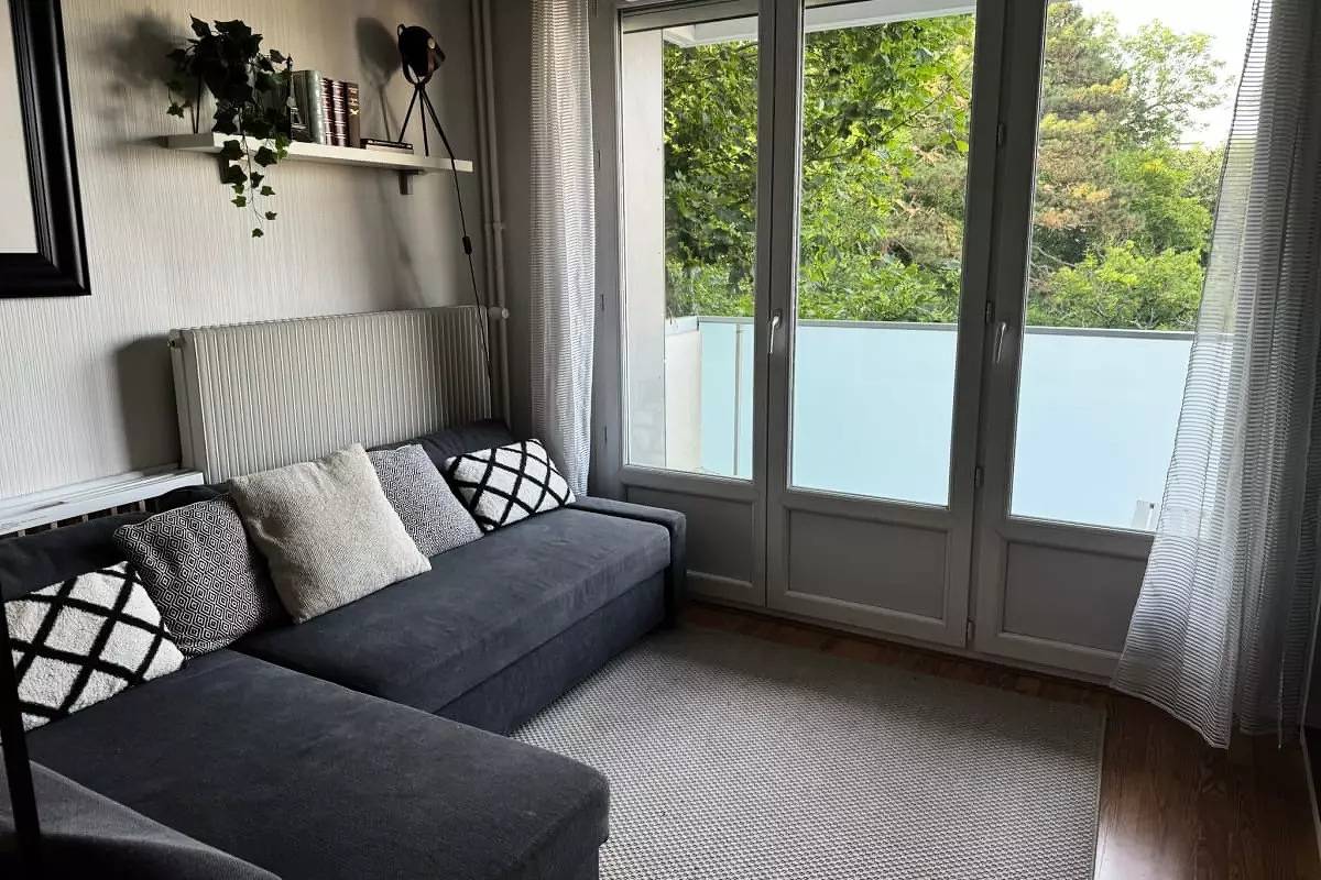 Appartement entier, Appartements pour 4 Personnes in Écully, Rhône