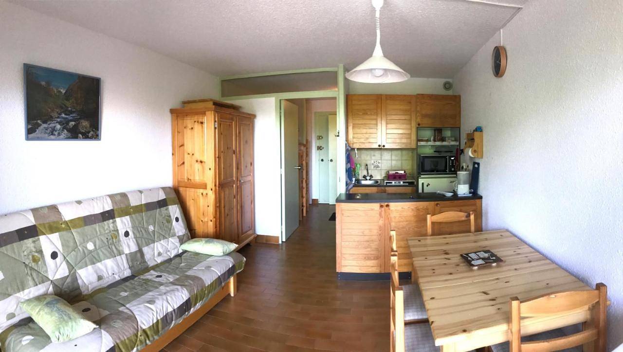 Appartement entier, Studio 4 personnes rez de jardin a Ancelle 05260 in Ancelle, Parc national des Écrins