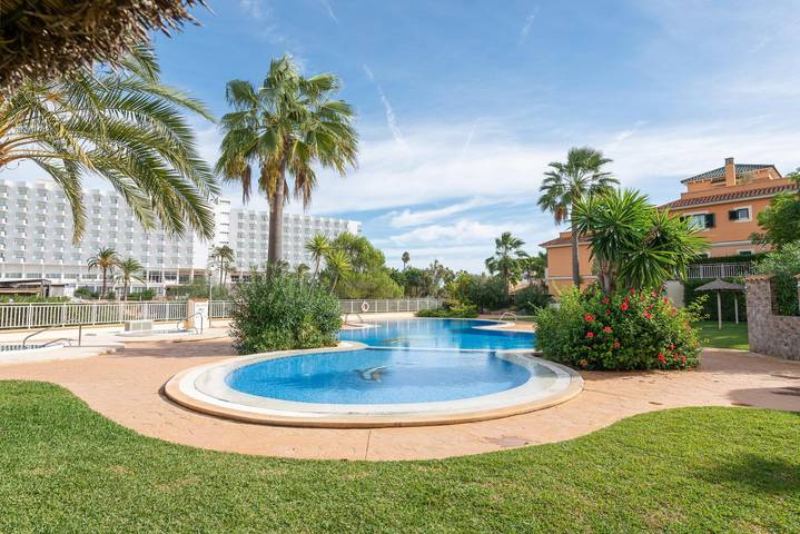 Vakantiewoning voor 4 personen, with Whirlpool and Terras as well as Zwembad in Calas de Mallorca