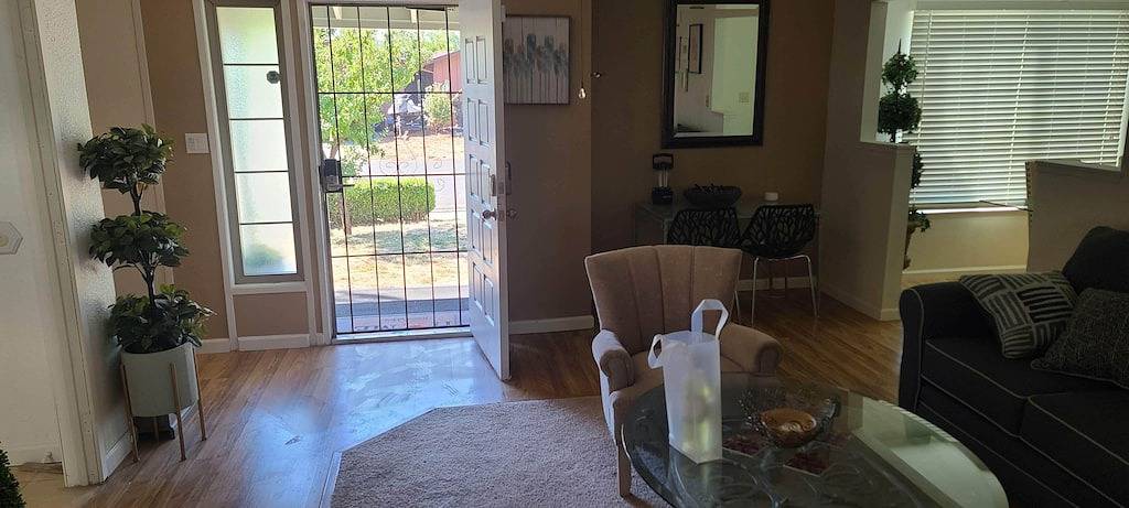 Wonderful 3Bd 3Ba Smarthome w/ multiple decks and large dock! in California North Coast