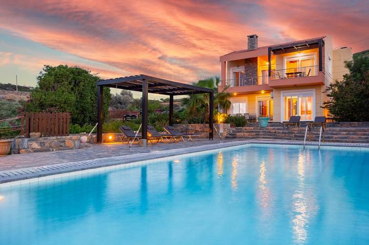Villa for 12 personer, med have - 1