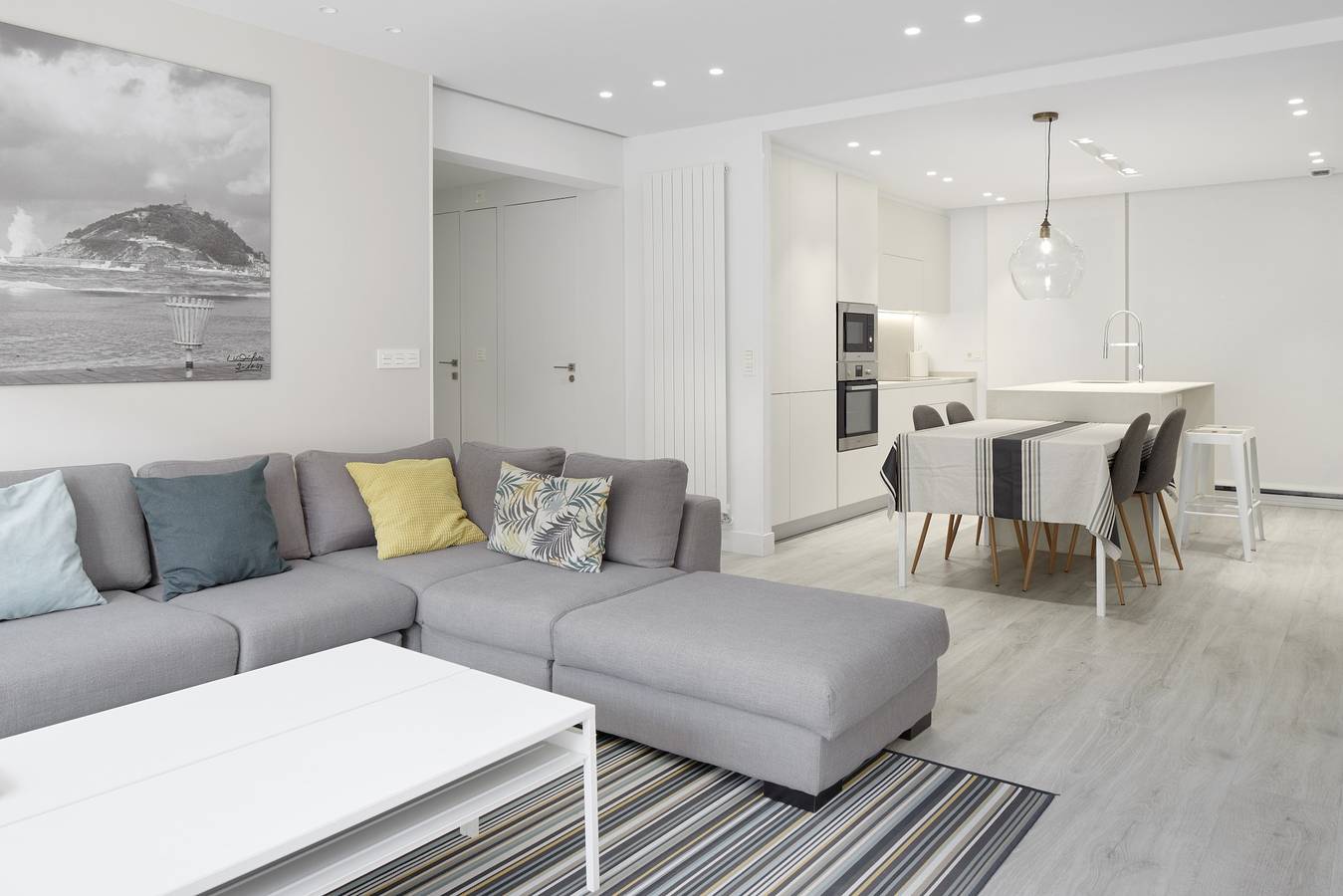 Apartamento entero, Apartamento de vacaciones para 4 personas con terraza in Playa de la Concha, San Sebastián