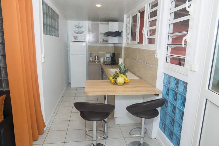 Gîte pour 6 personnes, avec terrasse dans Fort-de-France - 4