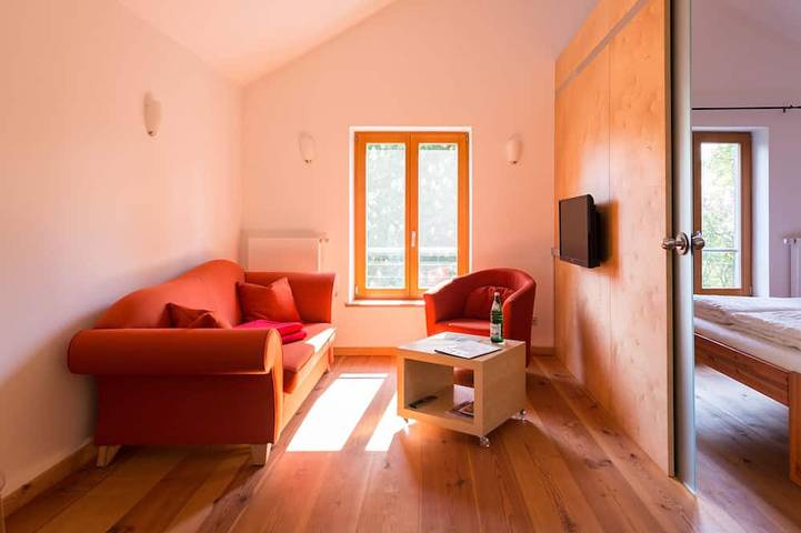 Ferienwohnung für 2 Personen, mit Balkon und Garten