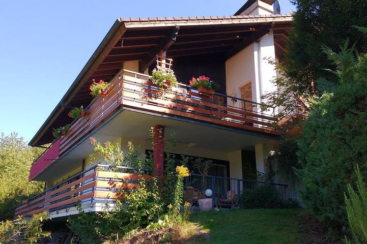 Ferienwohnung für 3 Personen, mit Balkon und Whirlpool sowie Garten in Rotenburg an der Fulda
