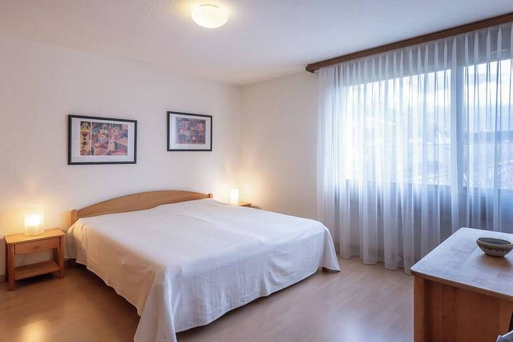 Ganze Wohnung, Putzprinz Gujan Ferienwohnung, Haus Surmir B / 16, (Flims Waldhaus). 2.5-Zimmer in Flims-Dorf, Flims