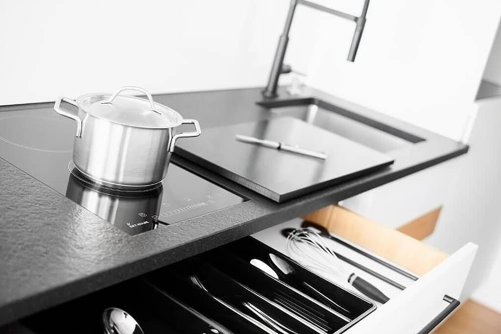 Ganze Wohnung, Livisit bergpartment 28 - Doppelbettzimmer 27 qm - mit Küchenzeile und Bad in Stuttgart, Stuttgart Region