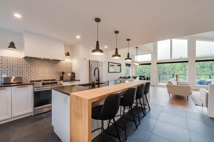 Gîte pour 8 personnes, avec jacuzzi et piscine ainsi que balcon et sauna à Beaupré